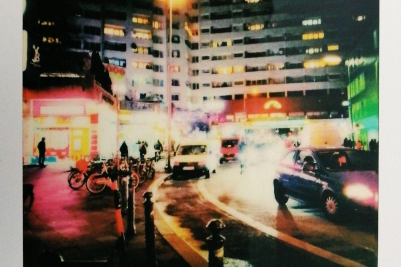 Ein singendes Mädchen